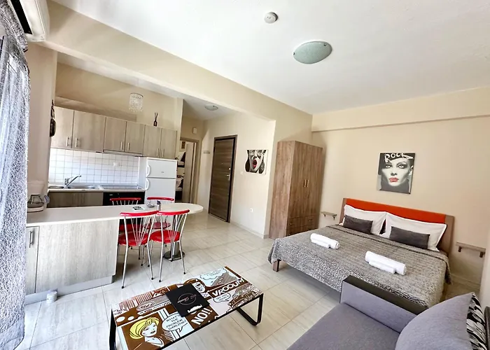 Sunrise Family Apartman Paralia